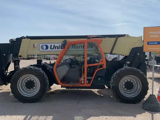 2016 JLG 1055 Forklift