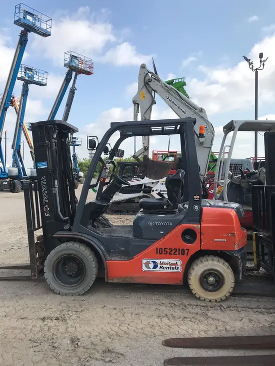 2016 Toyota 8FDU25 Warehouse Forklift