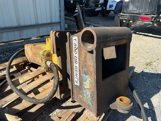 2016 Atlas Copco SB 452 Attachment