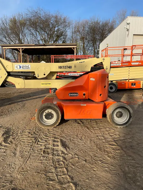 2013 JLG E450AJ Articulating Boom Lift