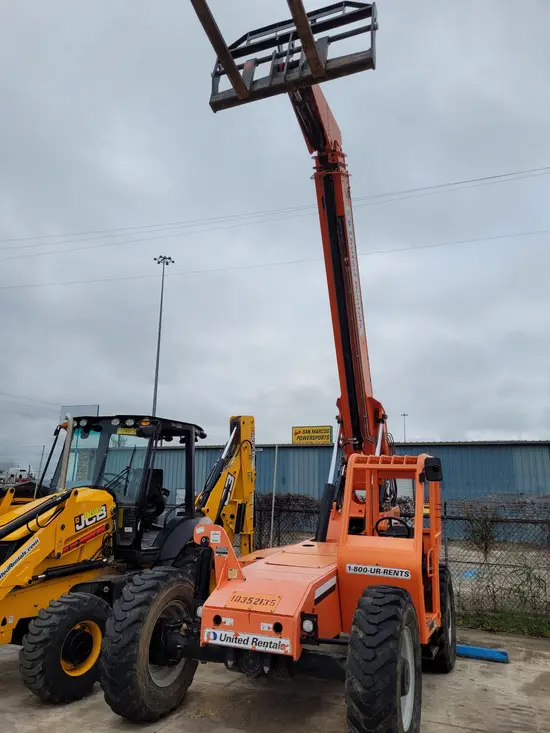 2015 SKYTRAK 6042 Forklift