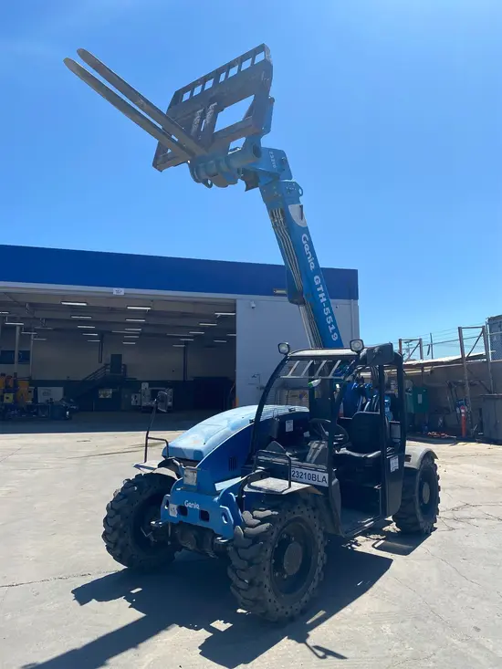 2015 Genie GTH-5519 Forklift
