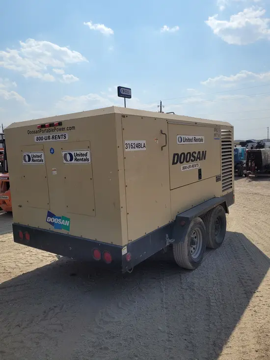 2016 Doosan XP825/HP750WCU Air Compressor