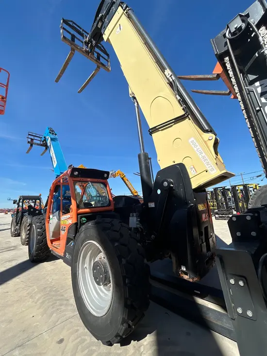 2016 JLG 1055 Forklift