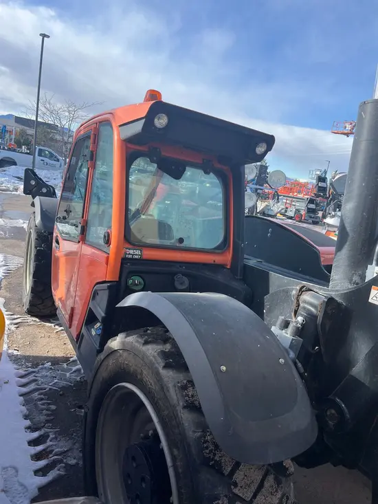 2017 JLG 1055 Forklift