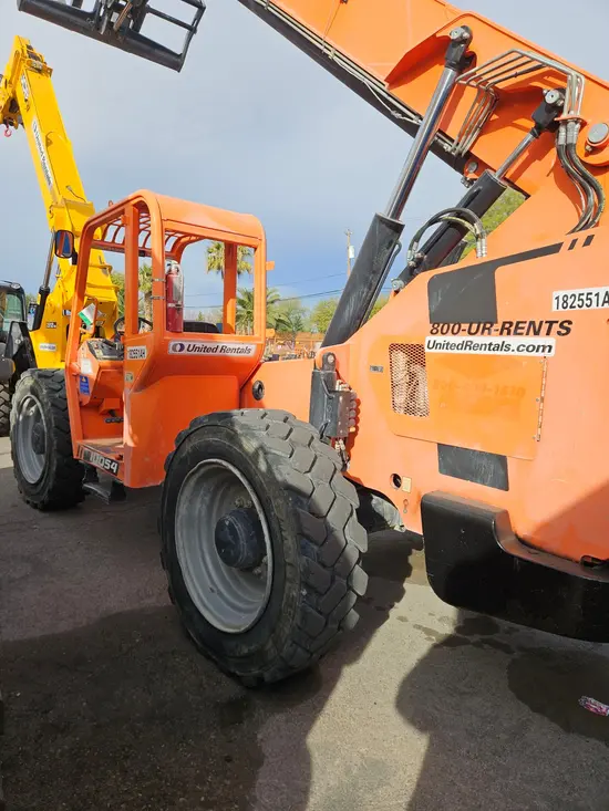 2017 SKYTRAK 10054 Forklift