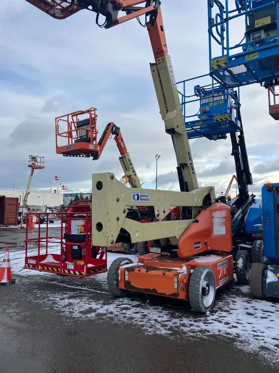 2013 JLG E450AJ Articulating Boom Lift