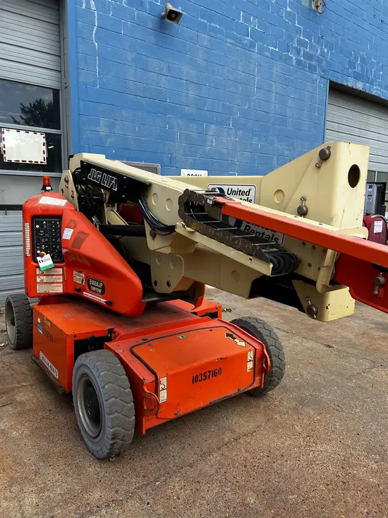2015 JLG E400AJPN Articulating Boom Lift