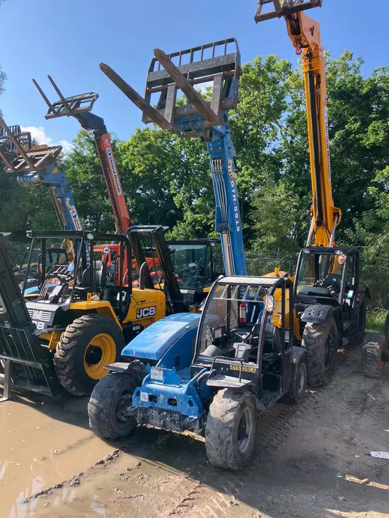2017 Genie GTH-5519 Forklift