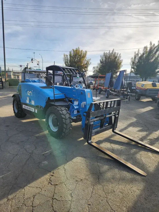 2017 Genie GTH-5519 Forklift