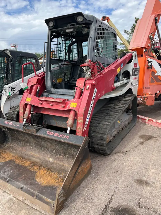 2017 Takeuchi TL12R2-CR Track Loader
