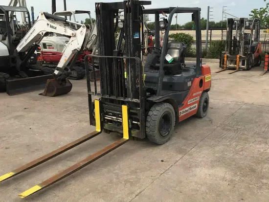 2017 Toyota 8FDU25 Warehouse Forklift