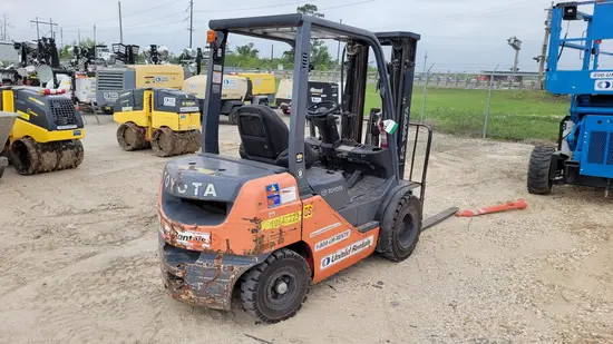 2017 Toyota 8FDU25 Warehouse Forklift