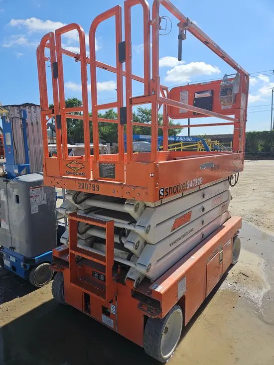 2017 Snorkel S4732E Scissor Lift