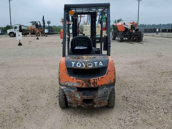 2015 Toyota 8FDU25 Warehouse Forklift