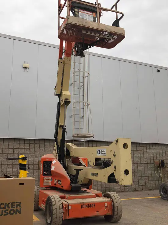 2013 JLG E450AJ Articulating Boom Lift