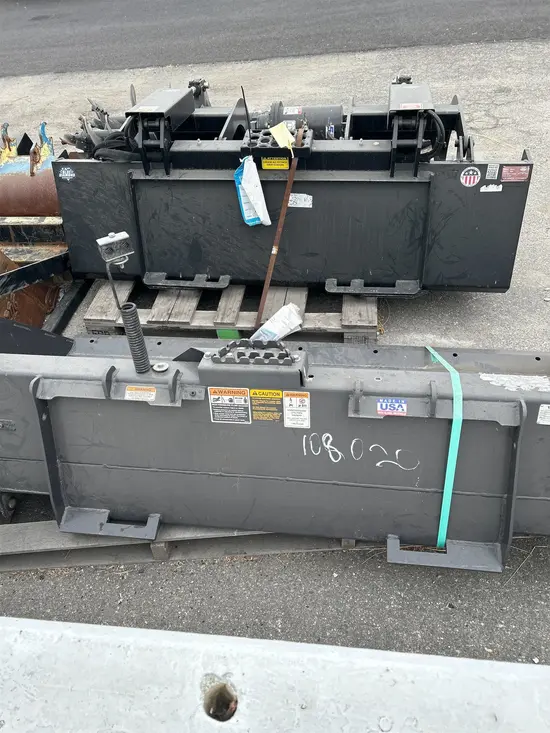 2000 GEARMORE 108020 Bucket Attachment