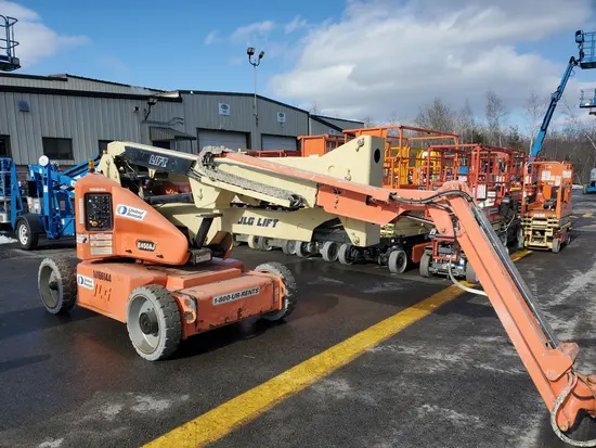 2013 JLG E450AJ Articulating Boom Lift
