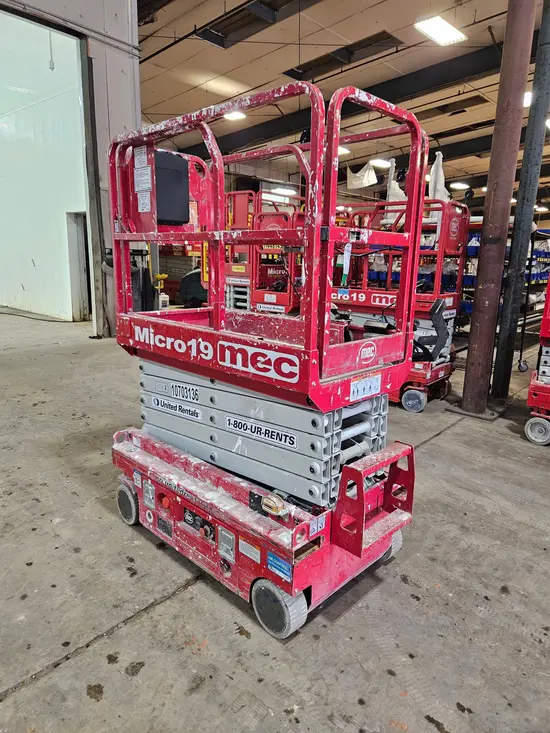 2017 MEC MICRO 19 Scissor Lift