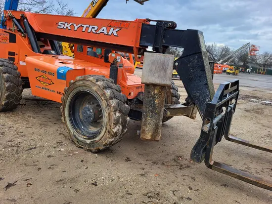 2016 SKYTRAK 10042 Forklift