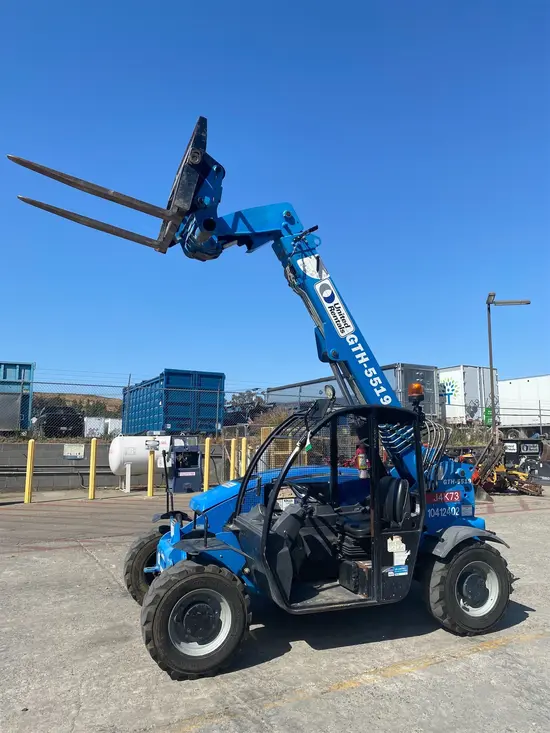 2015 Genie GTH-5519 Forklift