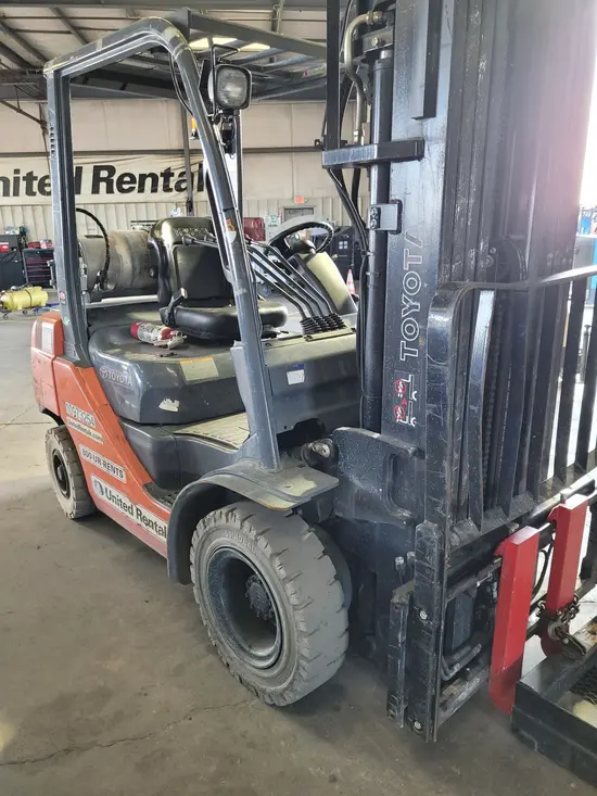 2019 Toyota 8FGU25 Warehouse Forklift
