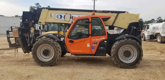 2016 JLG 1055 Forklift