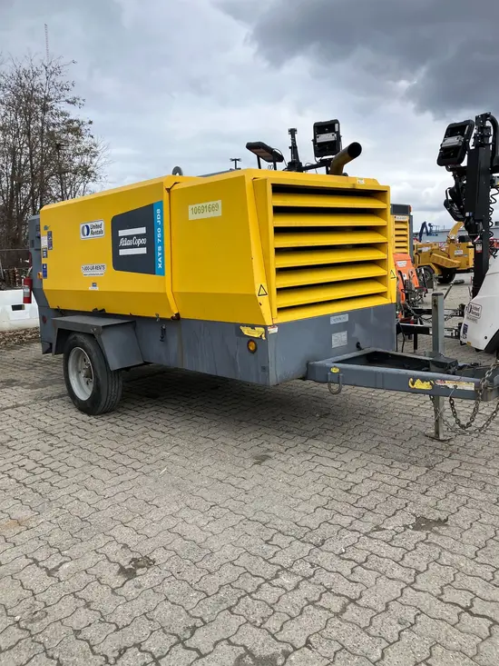 2017 Atlas Copco XATS 750 JD8 Air Compressor