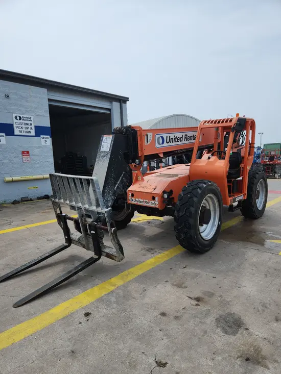 2016 SKYTRAK 6042 Forklift