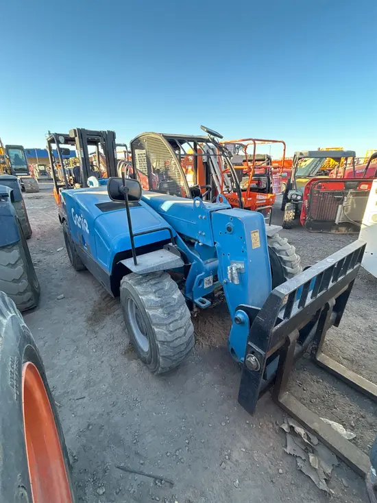 2017 Genie GTH-5519 Forklift