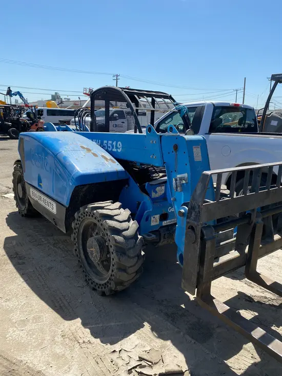 2015 Genie GTH-5519 Forklift