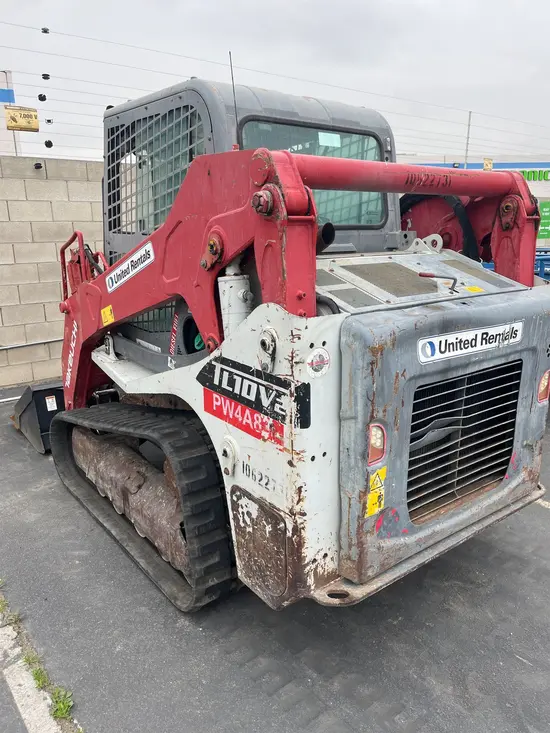 2017 Takeuchi TL10V2-CR Track Loader