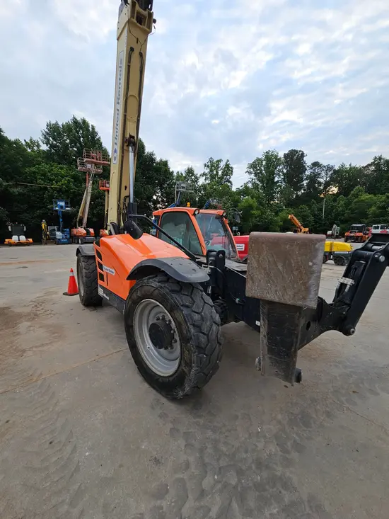 2016 JLG 1055 Forklift
