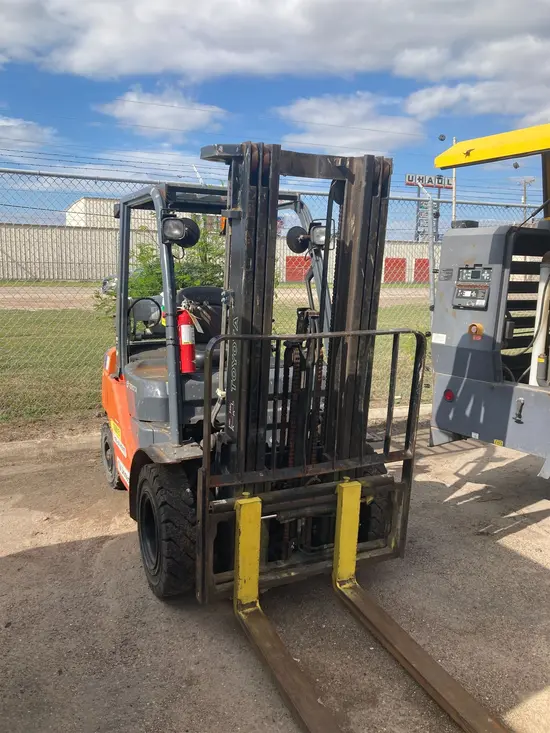 2017 Toyota 8FGU25 Warehouse Forklift