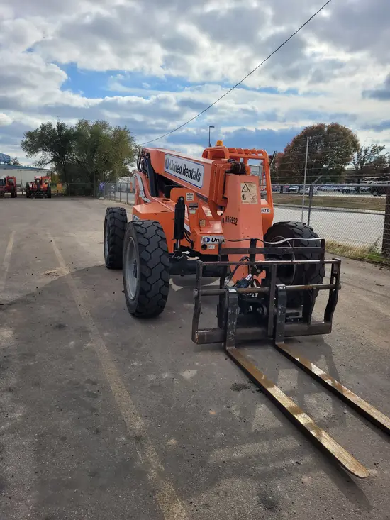 2014 SKYTRAK 8042 Forklift