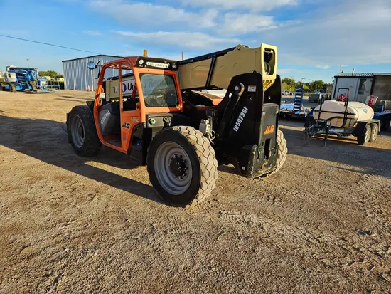2016 JLG 642 Forklift