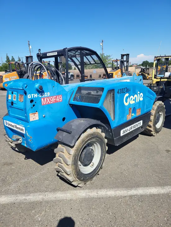 2017 Genie GTH-5519 Forklift