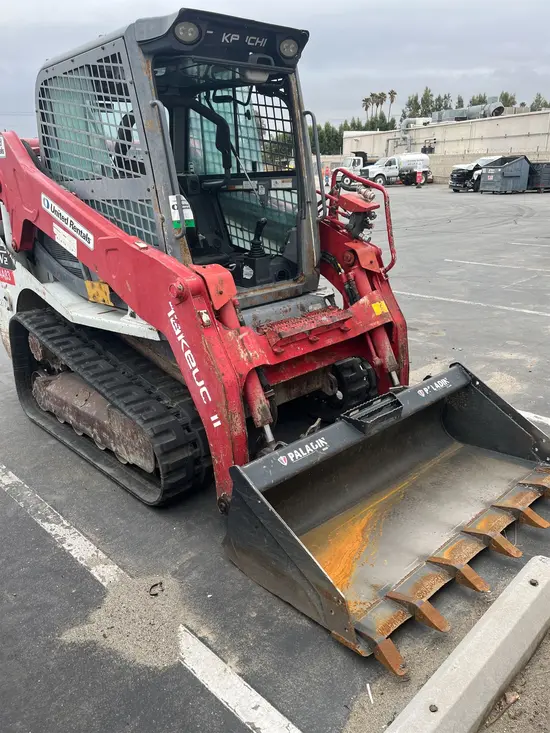 2017 Takeuchi TL10V2-CR Track Loader