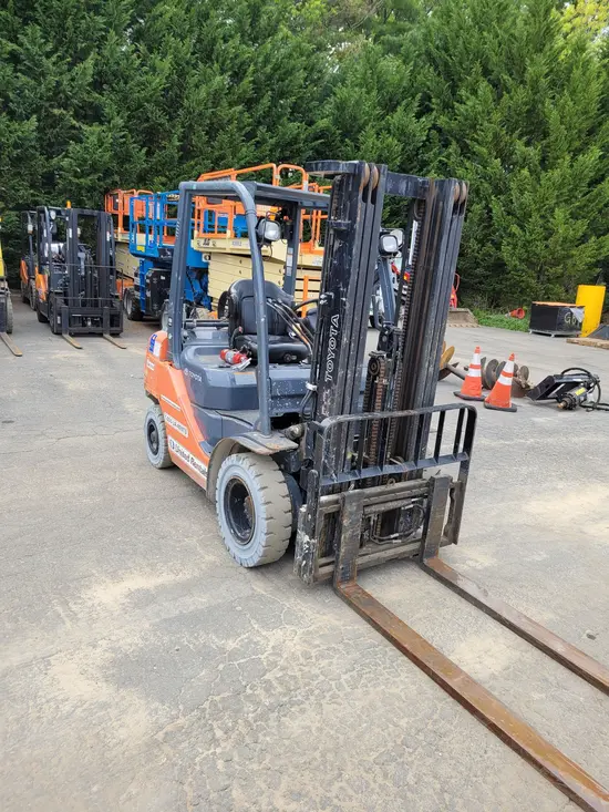 2017 Toyota 8FGU25 Warehouse Forklift