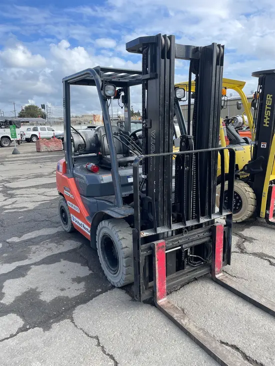 2018 Toyota 8FGU25 Warehouse Forklift