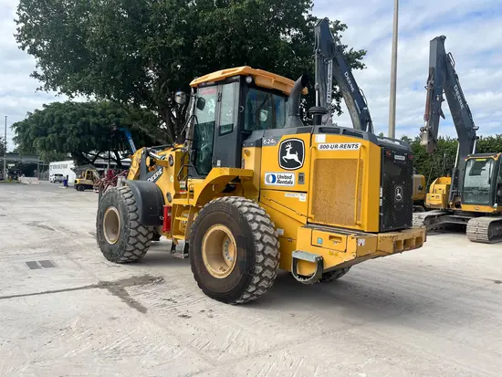 2019 John Deere 624L Wheel Loader