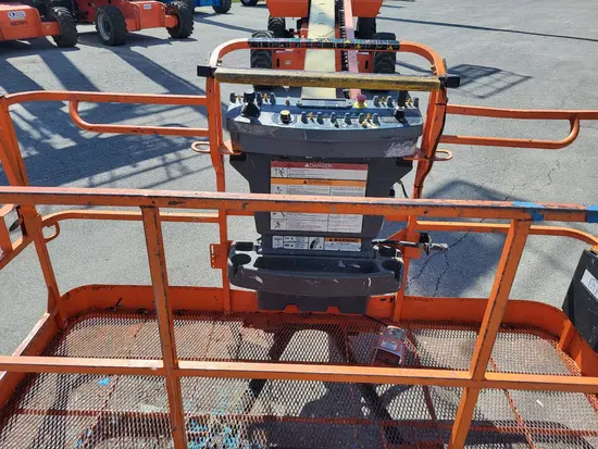 2015 JLG 800S Boom Lift