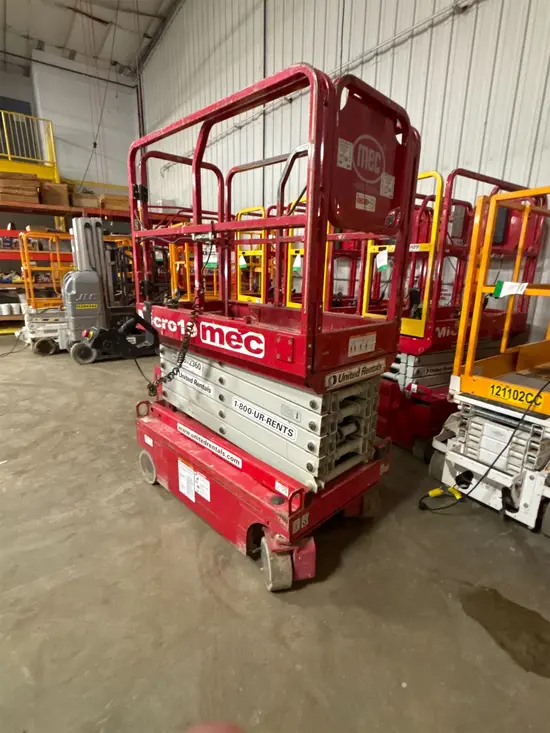 2018 MEC MICRO 19 Scissor Lift