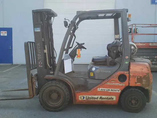 2017 Toyota 8FGU25 Warehouse Forklift