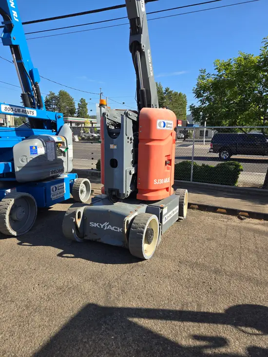 2017 Skyjack SJ30ARJE Articulating Boom Lift