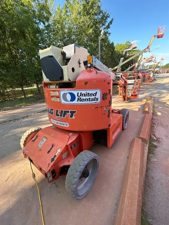 2015 JLG E400AJPN Articulating Boom Lift