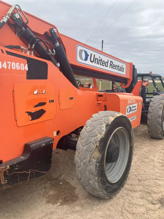 2016 SKYTRAK 8042 Forklift