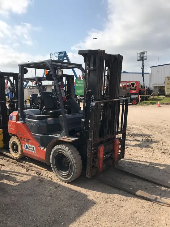 2016 Toyota 8FDU25 Warehouse Forklift