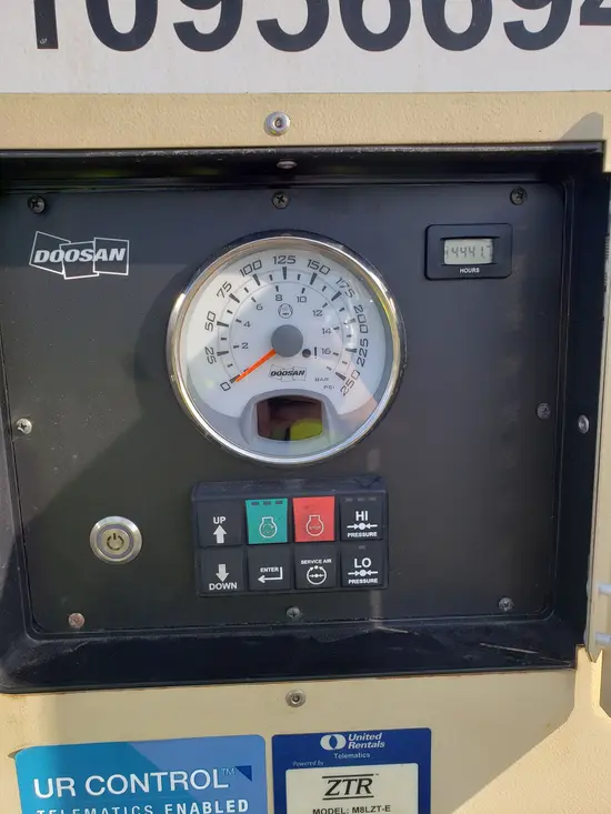 2019 Doosan P425/HP375EXT4I Air Compressor