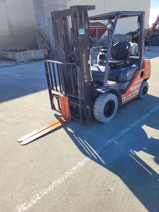 2018 Toyota 8FGU25 Warehouse Forklift